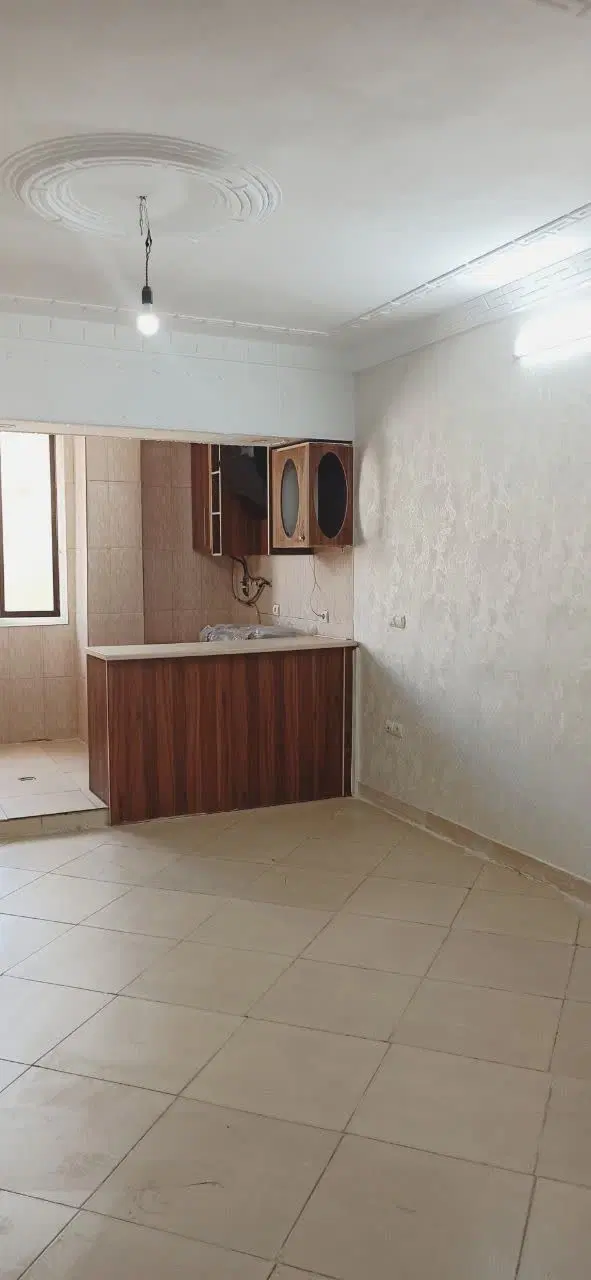 آپارتمان ط سوم،با پارکینگ و انباری