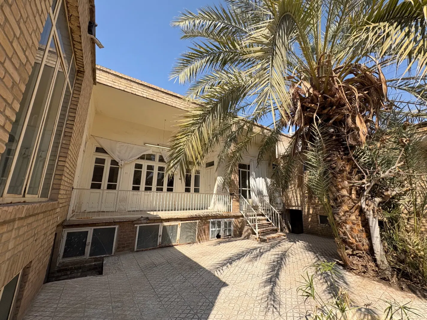 فروش منزل قدیمی خ اباذر