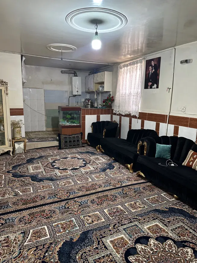 خونه دوطبقه و نیم ۵۰ متری دو نبش