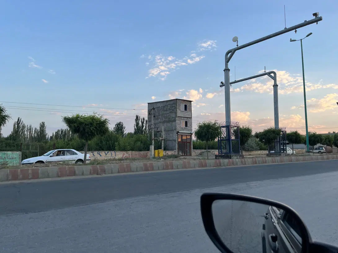 زمین بر جاده تازه شهر
