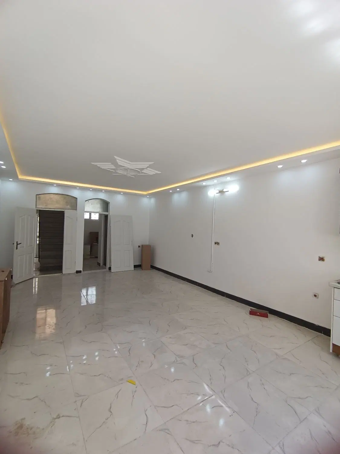 آپارتمان همکف نورگیر عالی