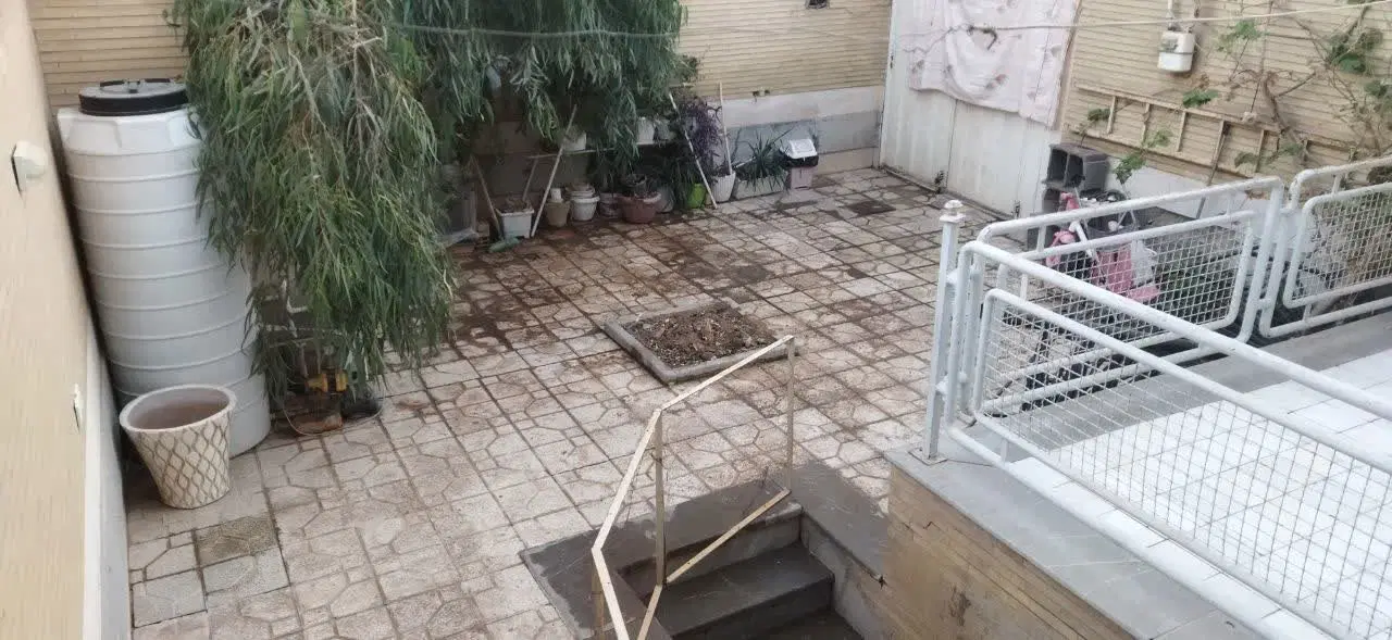 180متر ویلایی ملکشهر