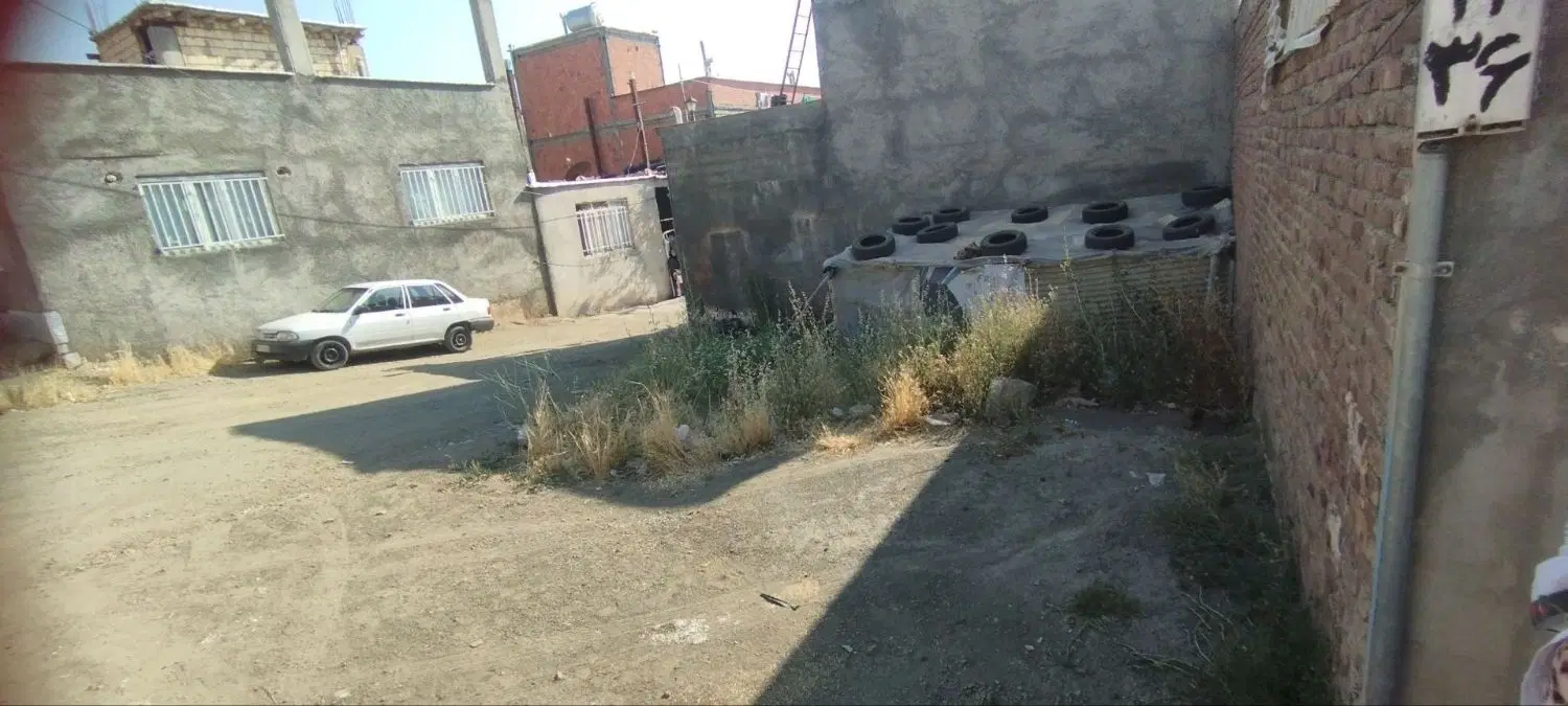 زمین مسکونی