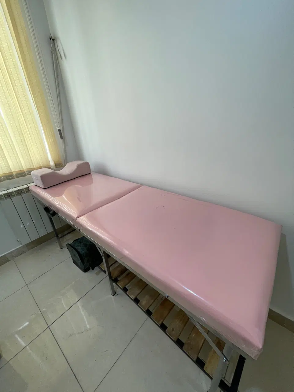 اجاره میز ناخن و تخت مژه و صندلی