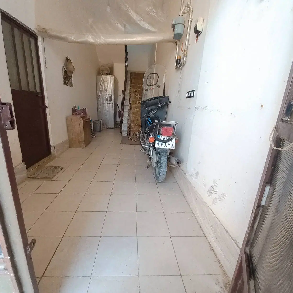 ملک تجاری و مسکونی حاشیه اصلی روبه رو دادسرا