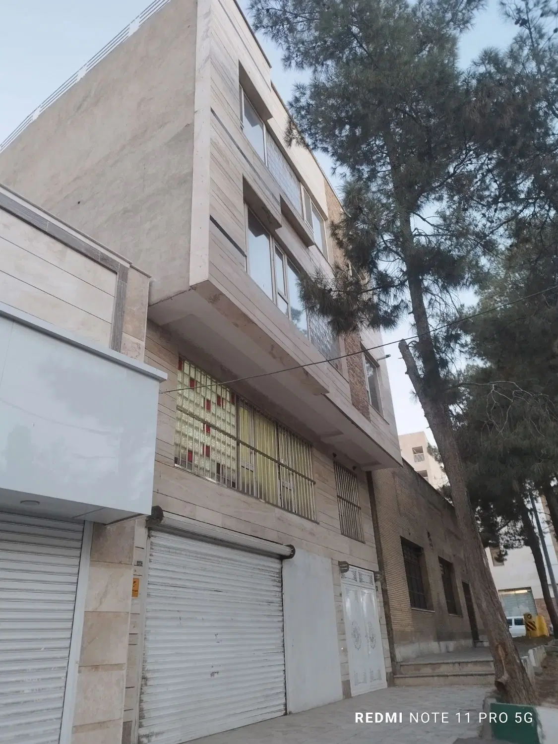 ۹۲متری بر میرزای شیرازی