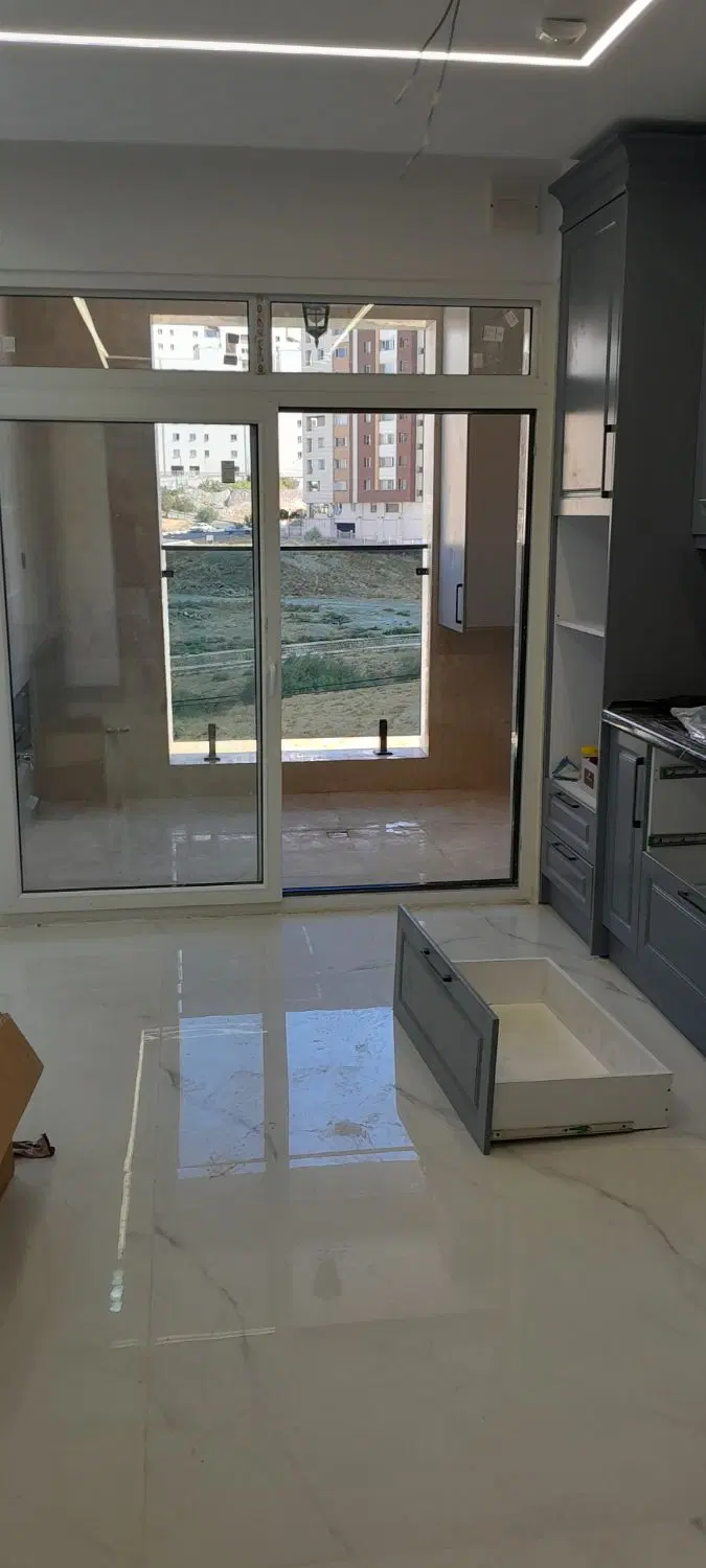 آپارتمان ۱۷۰متر ۳خواب  تک واحدی
