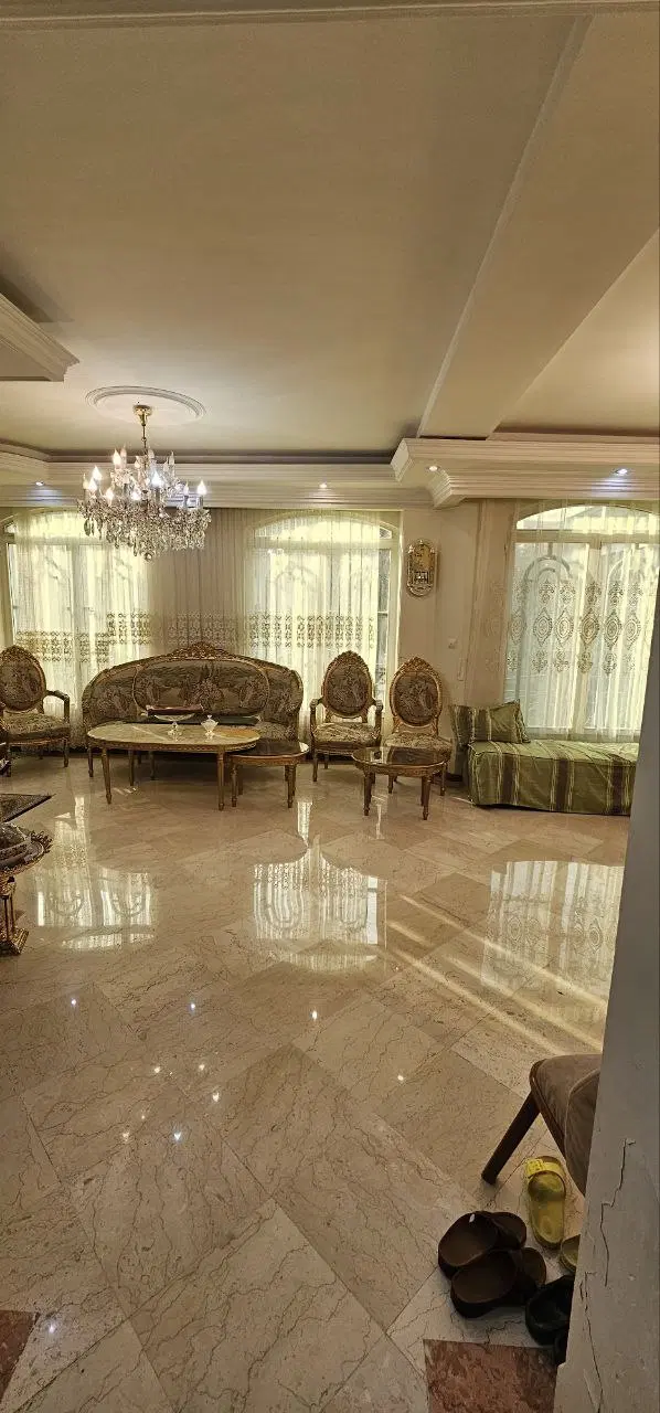 ۷۵ متر ۴ تا پنجره قدی رو به حیاط_ خوش نقشه_فول