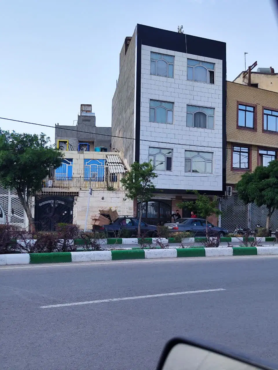 ملک سند دار راسته مجلسی غربی