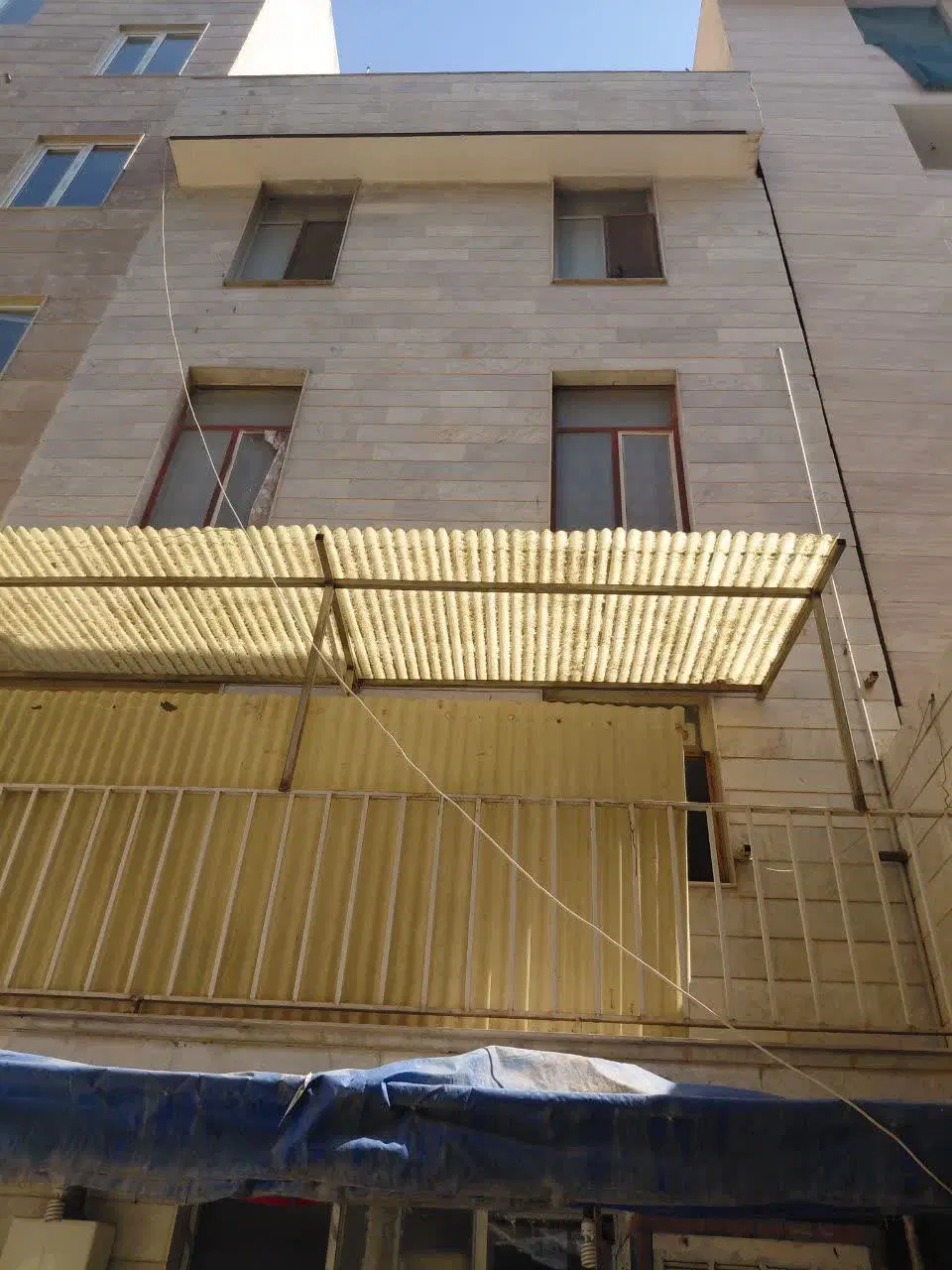 فروش یک‌جای آپارتمان ۴ واحدی مناسب سرمایه‌گذاری