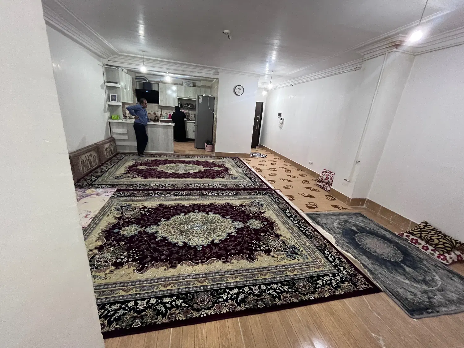 آپارتمان ۱۰۰ متری پشت بانک ملی نمره چهل
