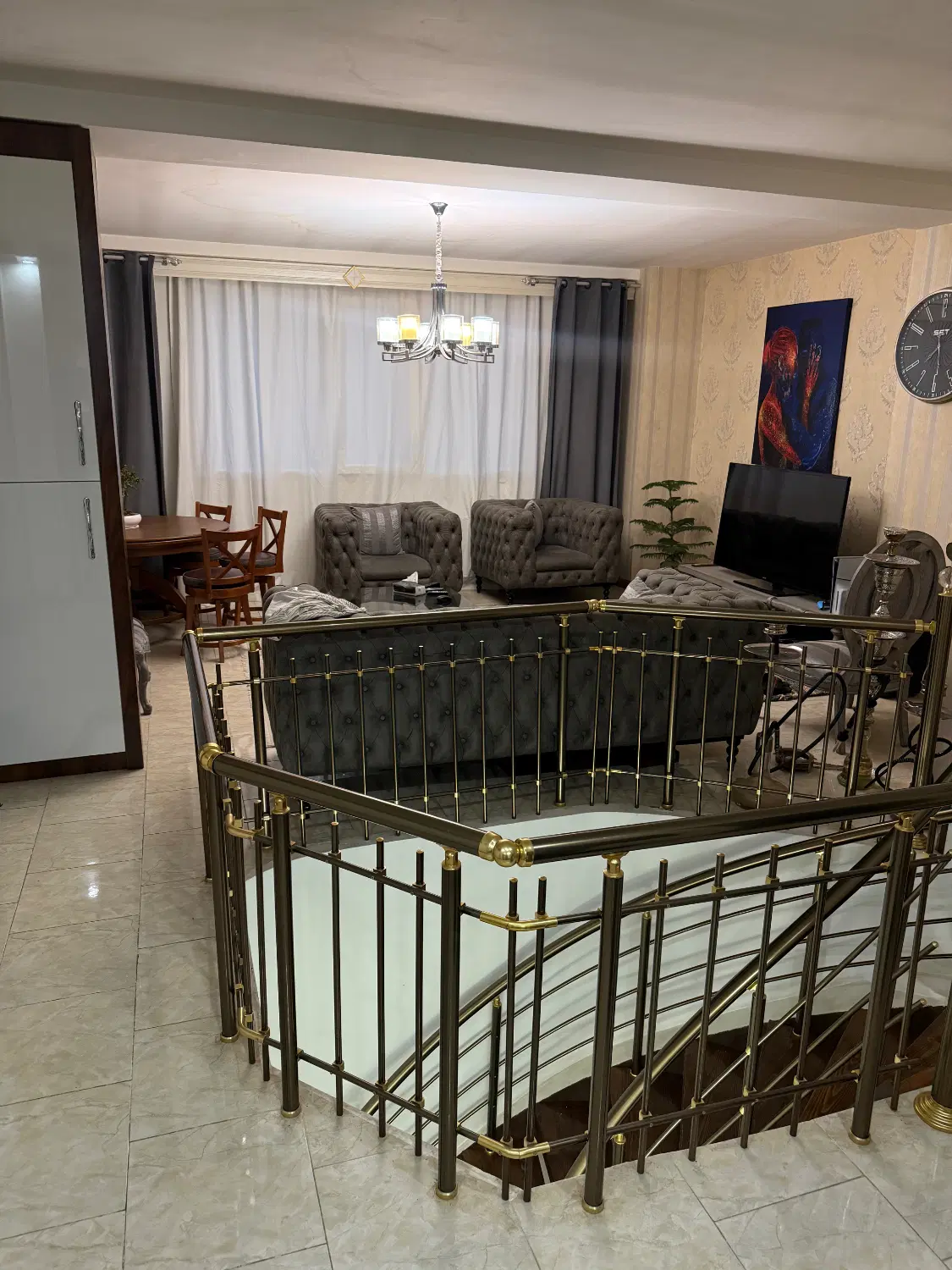 دوبلکس بالا به پایین