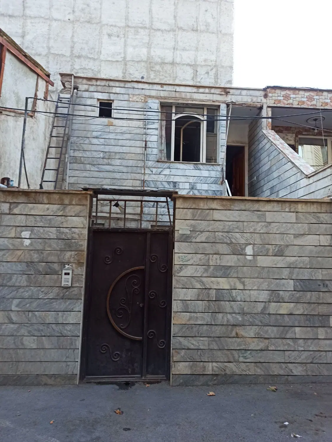 خانه دو طبقه