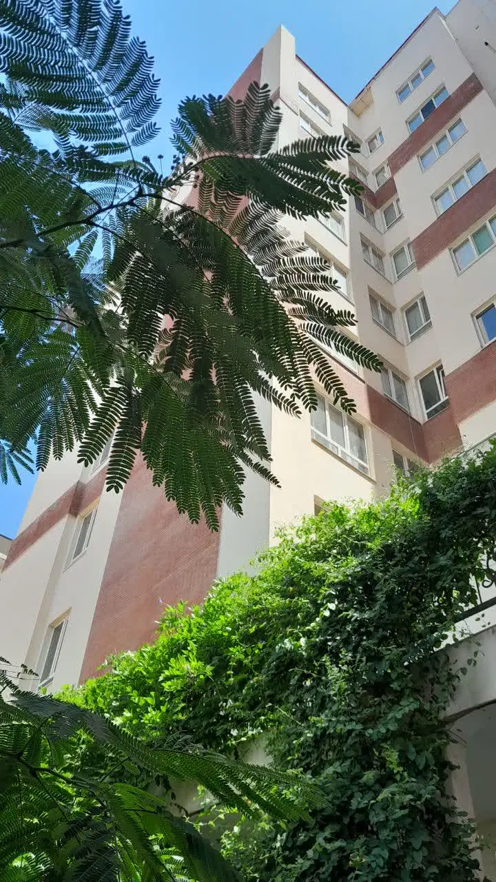 برج اسپیناس ۸۳متر ابادگران