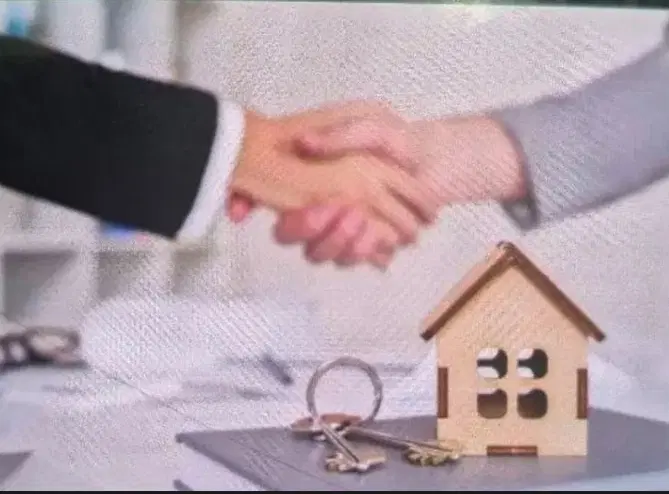 فروش منزل مسکونی بر خیابان دفاع مقدس