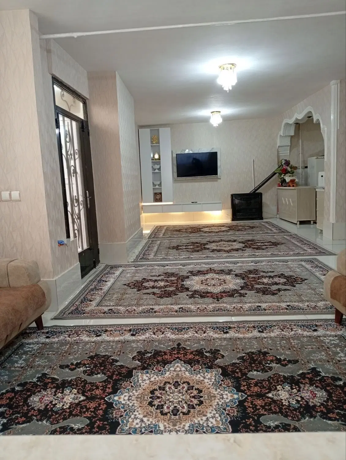 حیاط فروشی کشتارگاه کاظمیان ۱۴۰متر