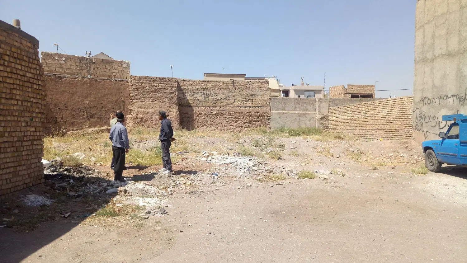 زمین ۲۴۰ متری