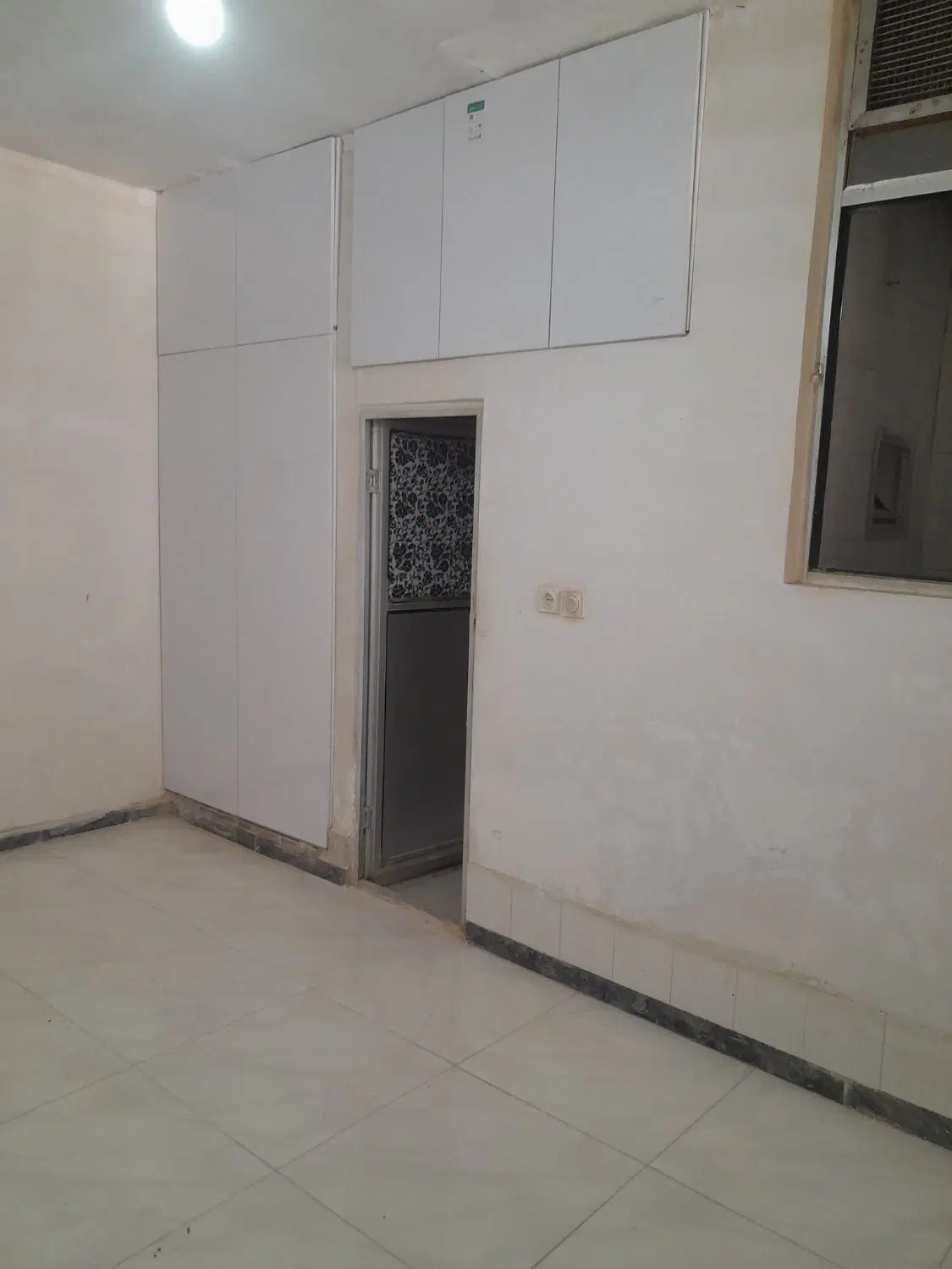 قنات خ نصر۹ دوطبقه حیاط دار ماشین رو