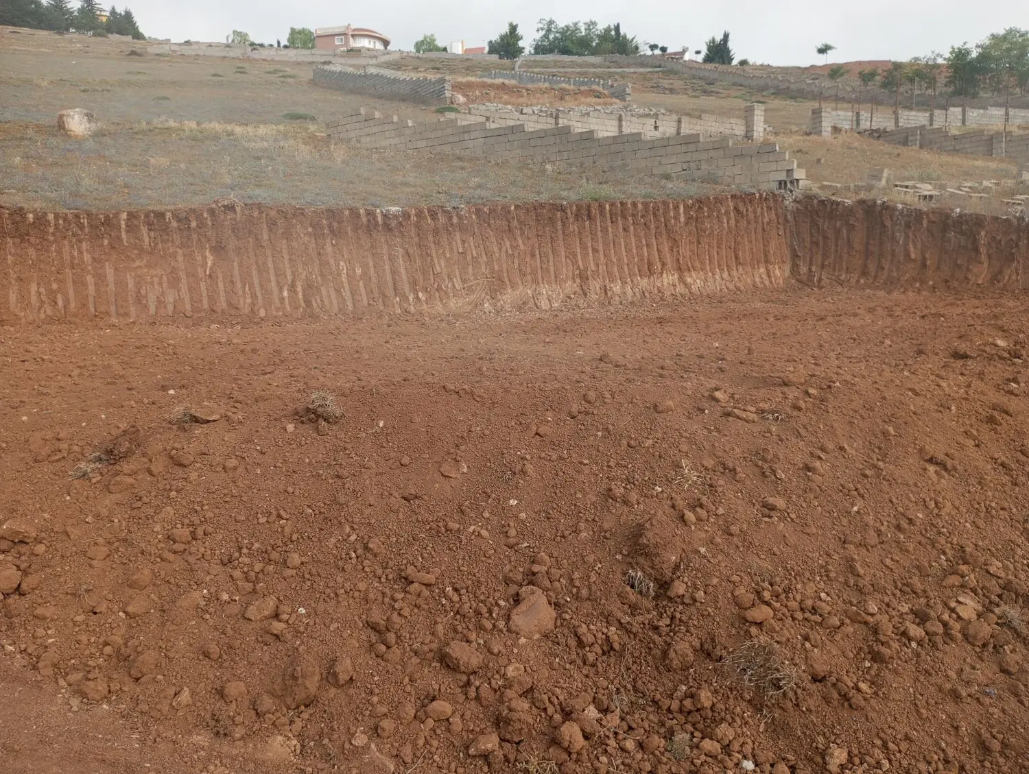 زمین فروشی