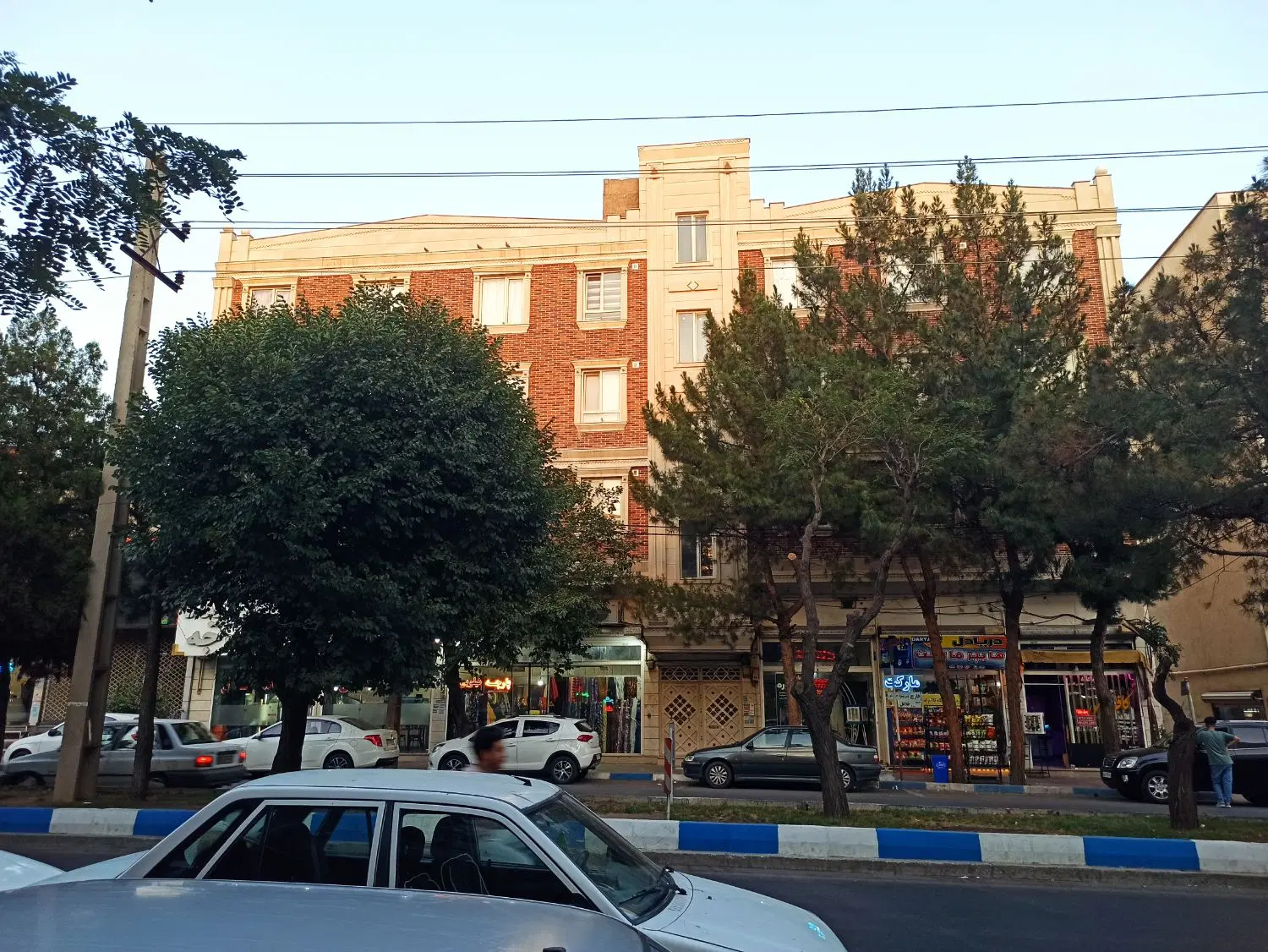 فروش واحد مسکونی اداری متری ۶۰ میلیون