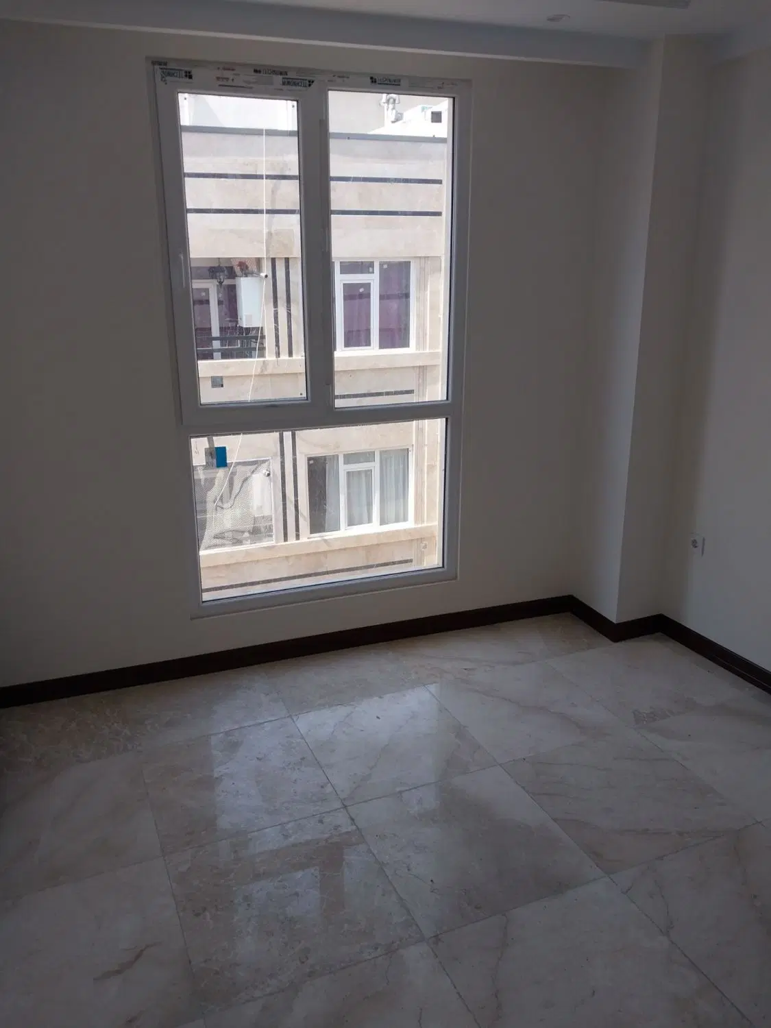 70متر_ 2خواب _فول امکانات_ پارکینگ باکس