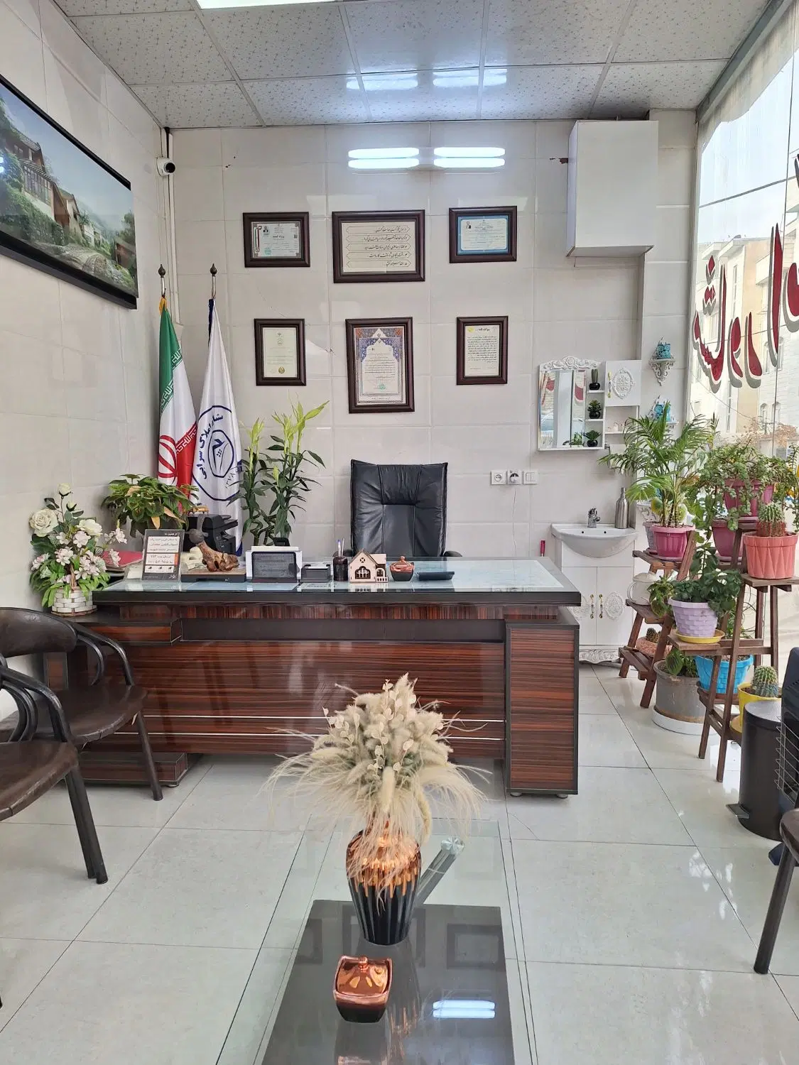 مسعودیه آپارتمان طبقه سوم