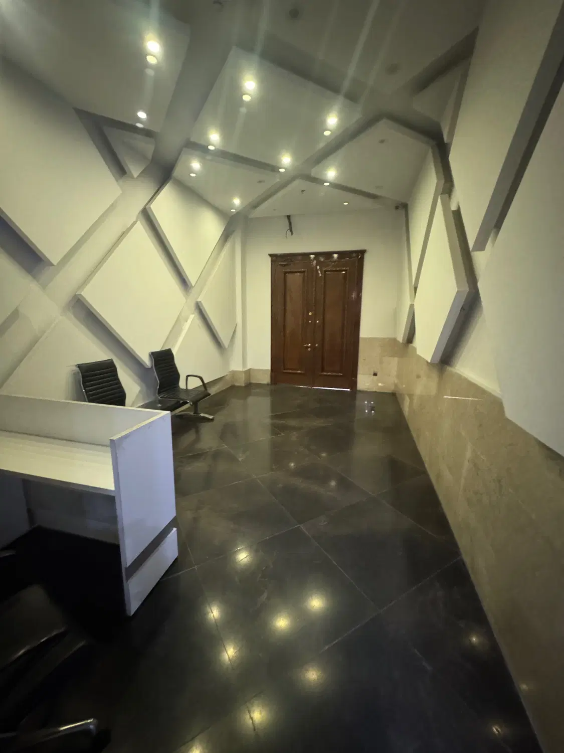 واحد سند اداری موقعیت عالی، متریال بی نظیر