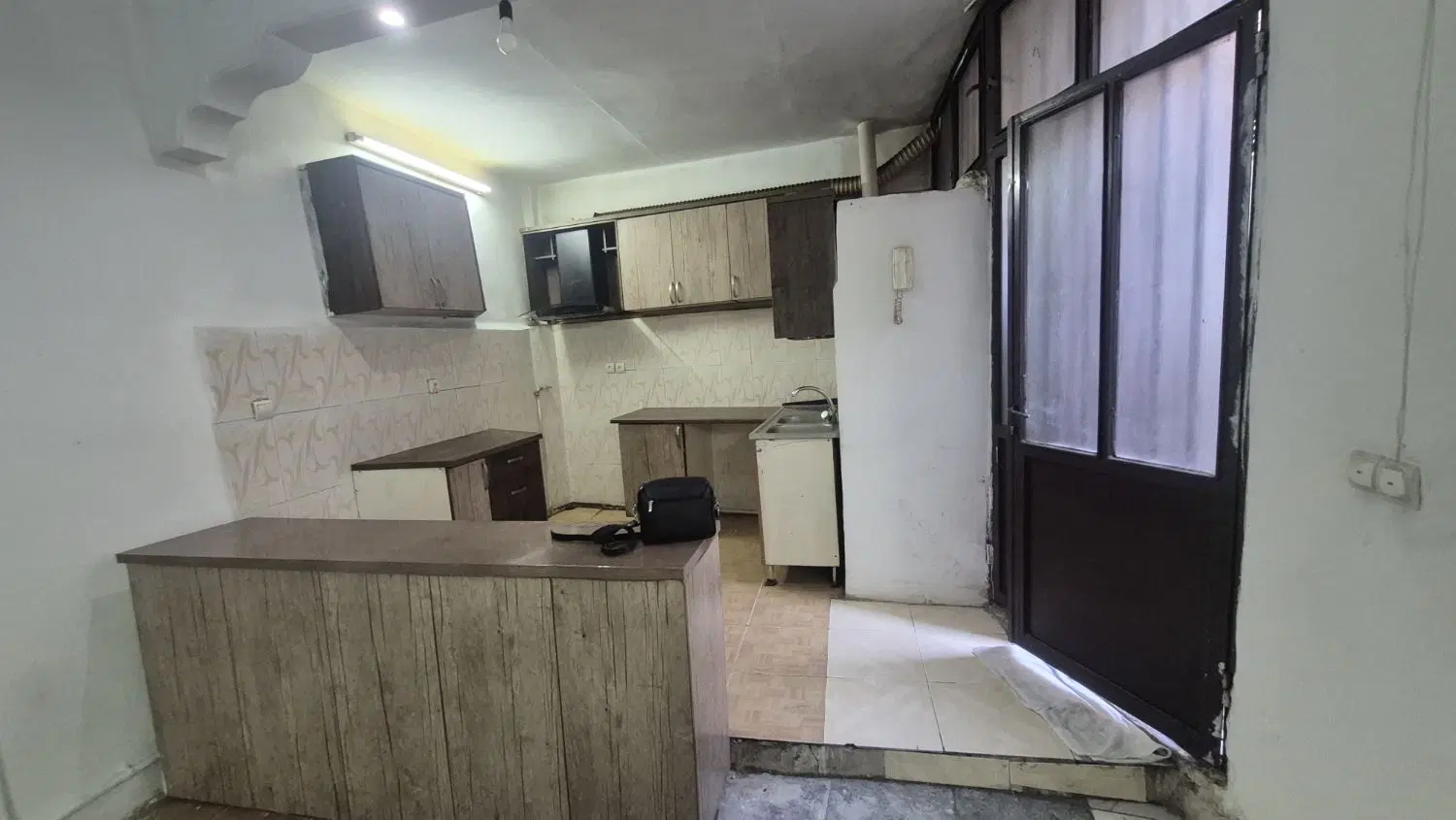 خانه دربست نزدیک مترو خزانه یک طبقه و نیم