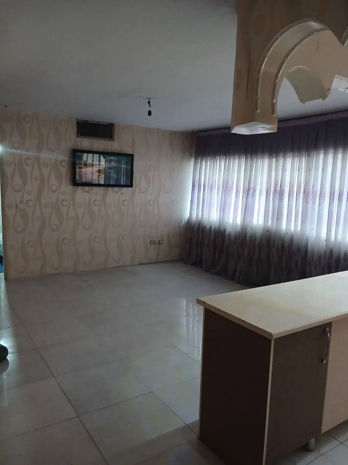 اجاره طبقه سوم اکباتان