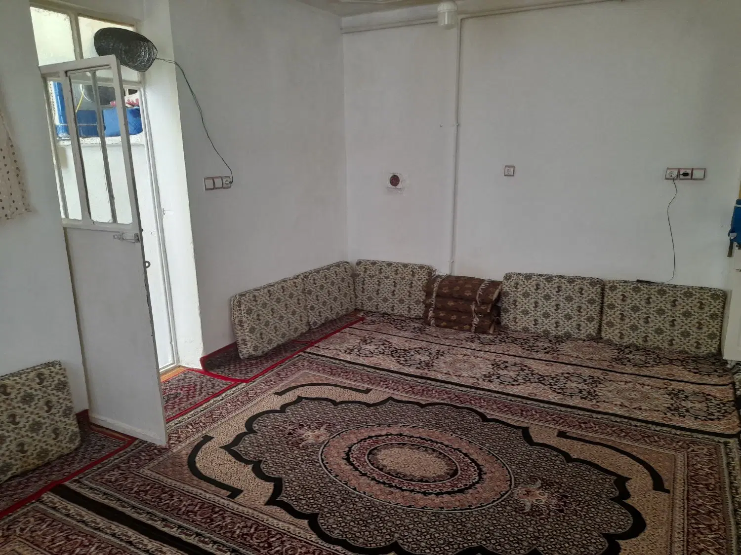 خانه فروشی توقولنامه ۵۰مترزمینش۶۰متری نایسرگلشن ۱۴