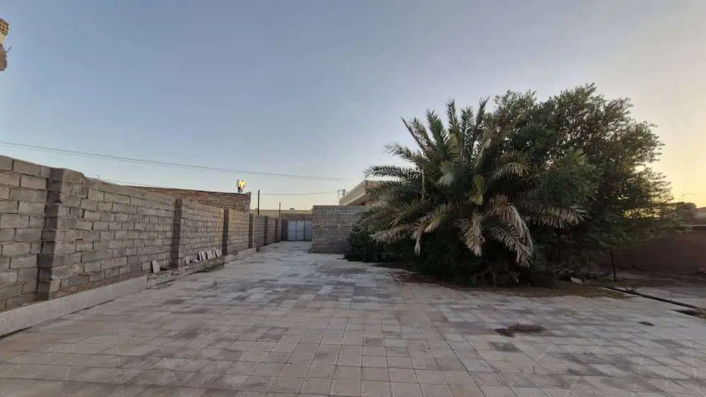 خانه ویلایی با حیاط بزرگ