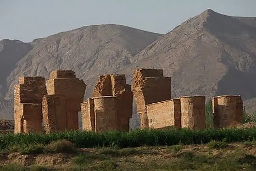 زمین آتشکوه