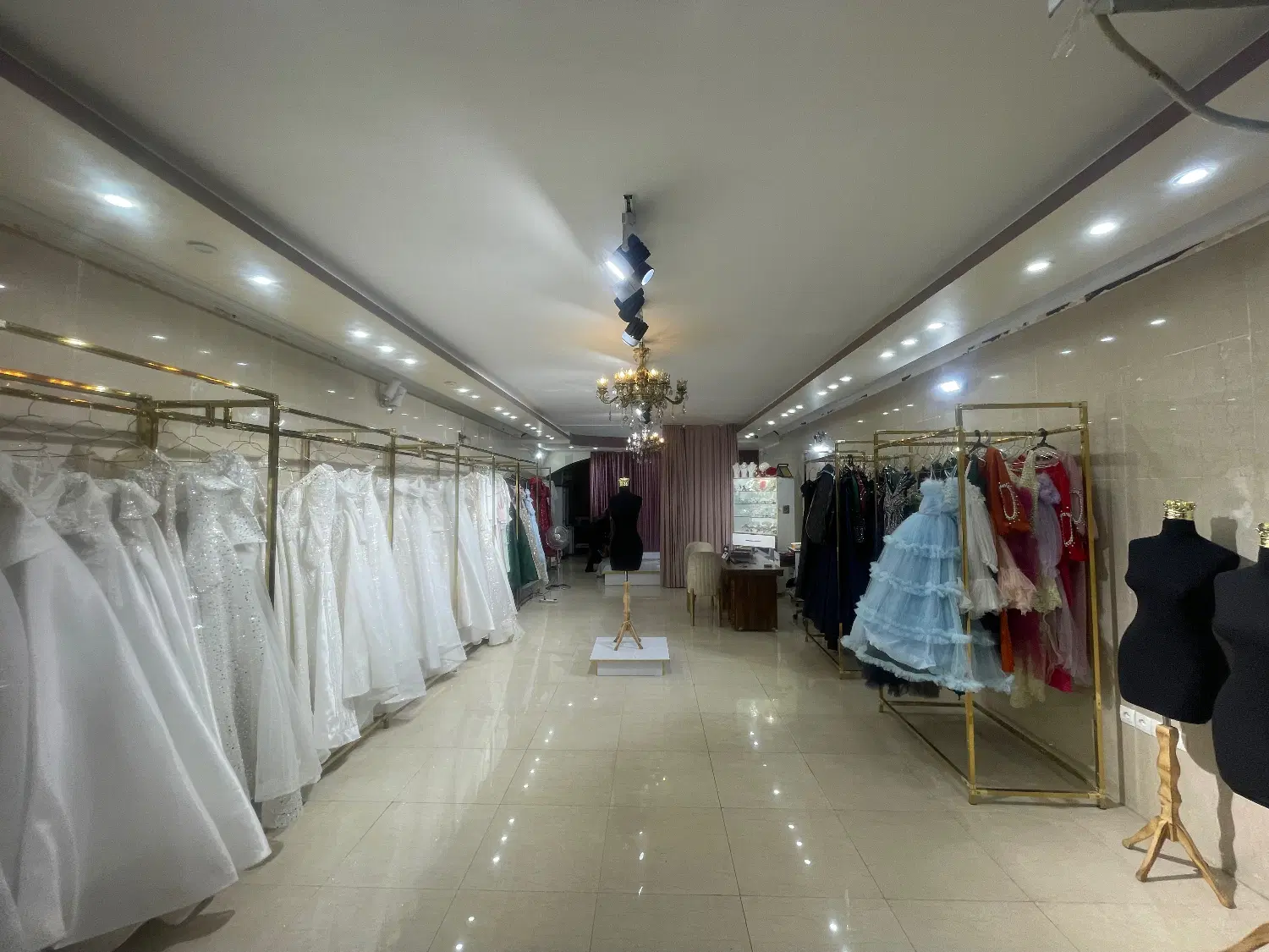 اجاره مغازه ۱۳۰ متری
