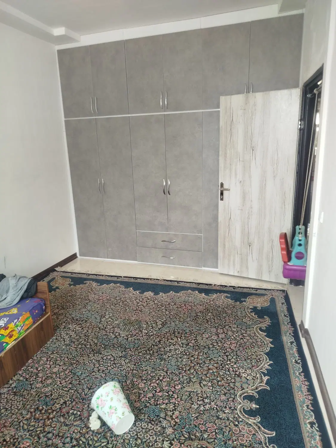 یک واحد آپارتمان 158متری فول امکانات