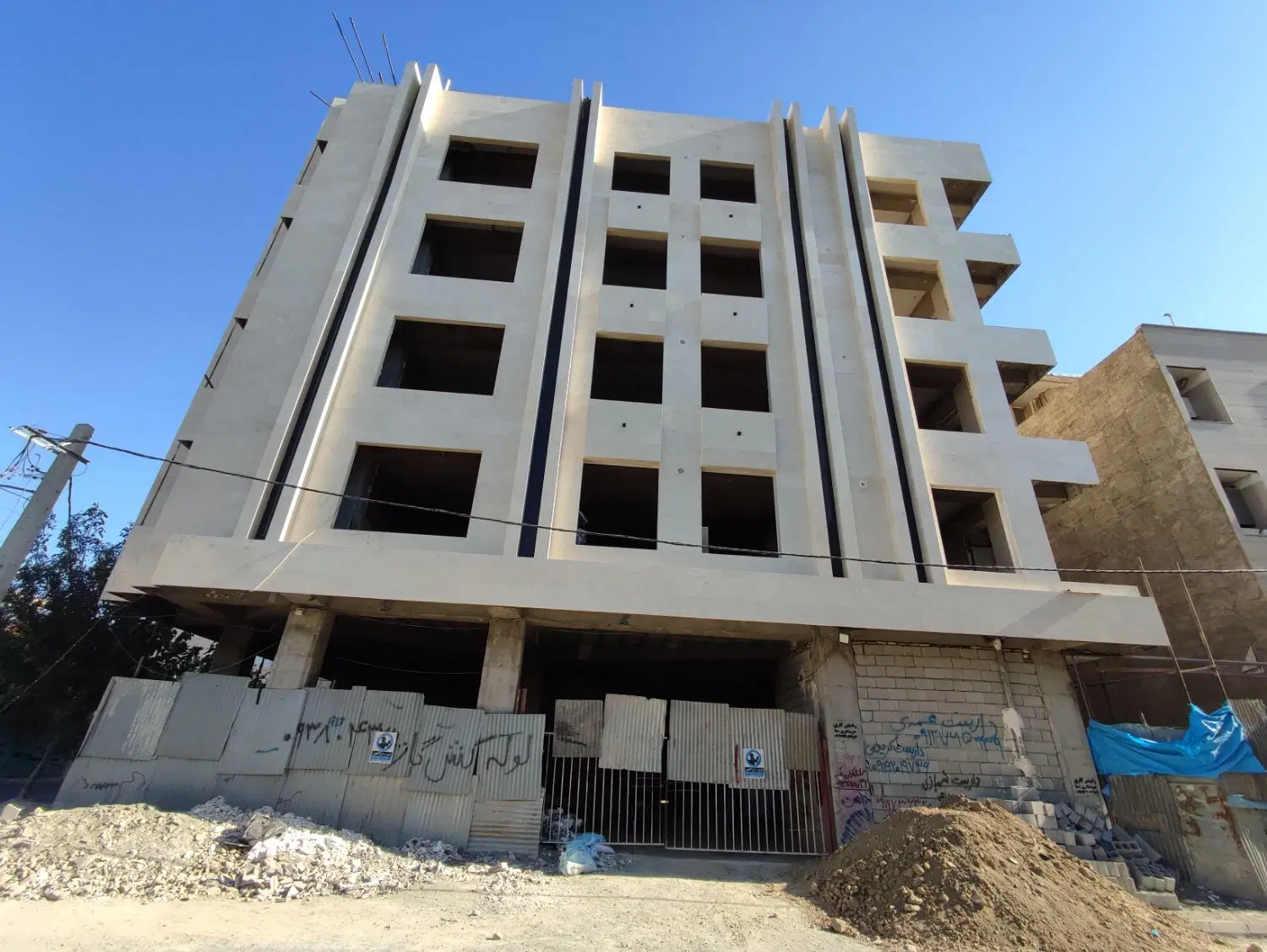 آپارتمان  ۱۱۰ متری درحال ساخت در شهریار