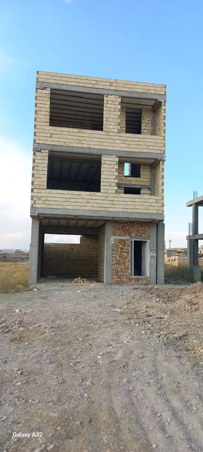 فروش ساختمان اسکلت بتنی با دیوارچینی