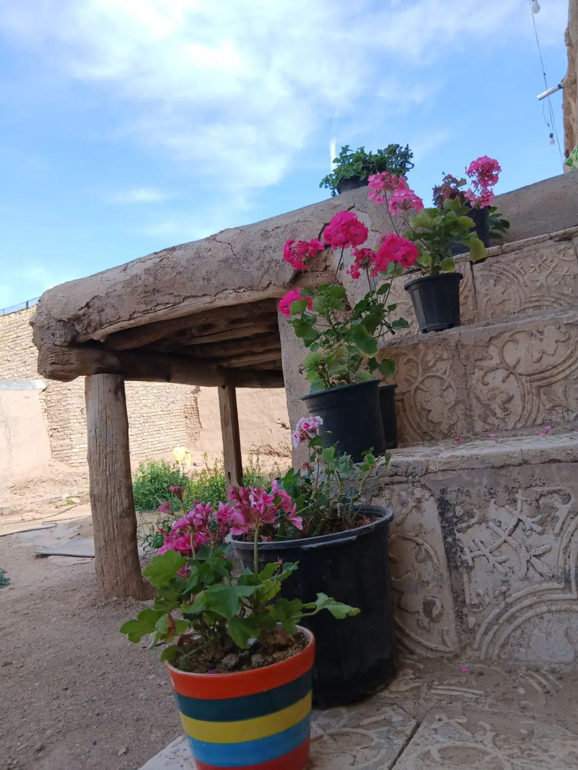 یک خانه کلنگی 5 کیلومتری تاکستان واقع در کهک