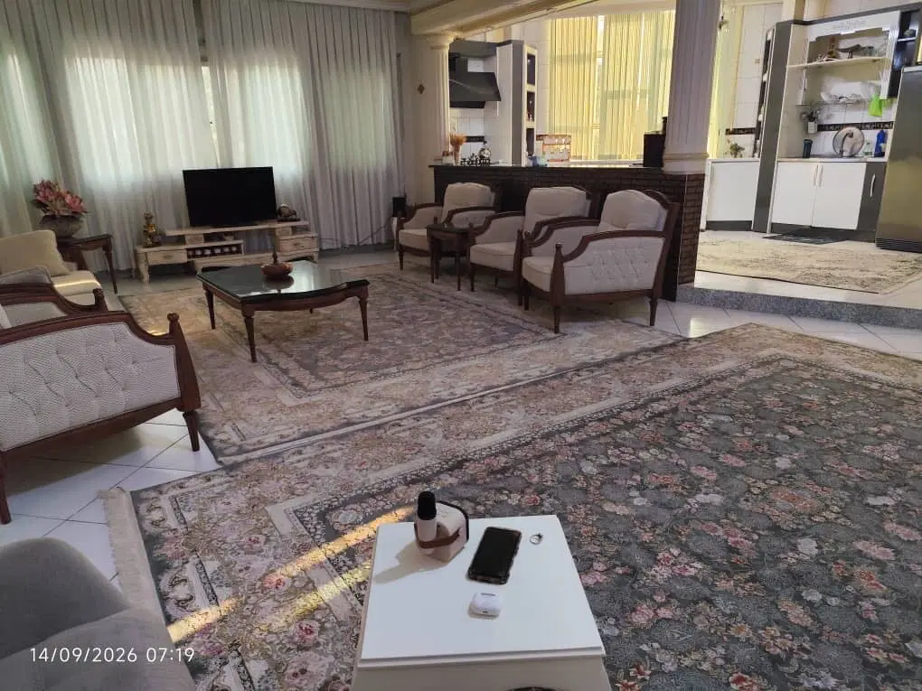 واحد بر خیابان تختی