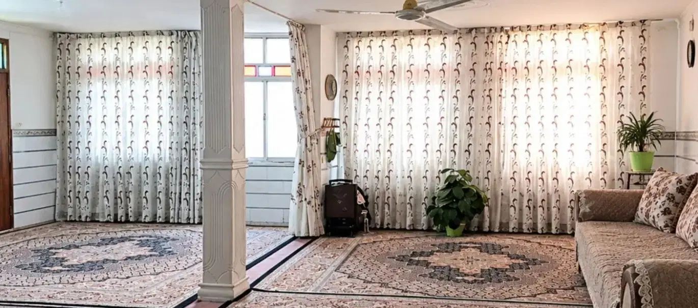 منزل سه طبقه ۱۲۰ متر مسکونی و تجاری