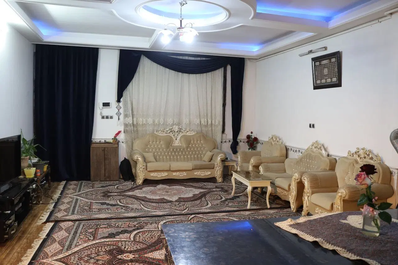 فروش ۲ طبقه خانه ویلایی