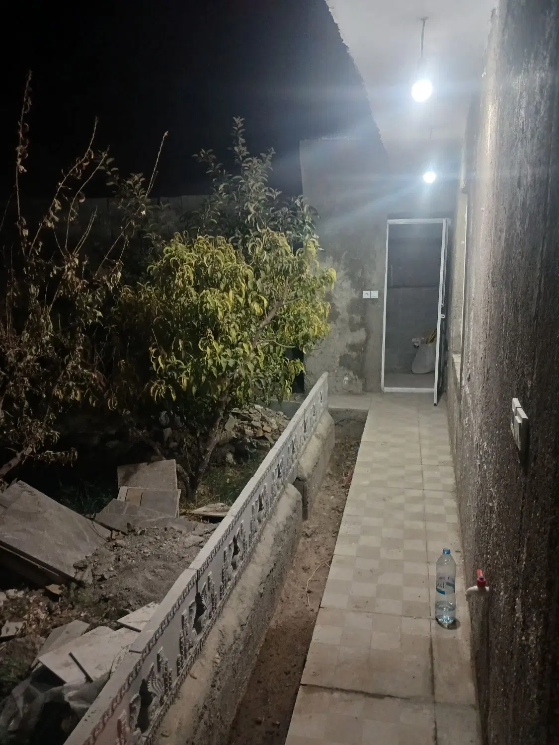 ۳۰۰ متر باغ ویلای نقلی دارای سند دهشاد بالا