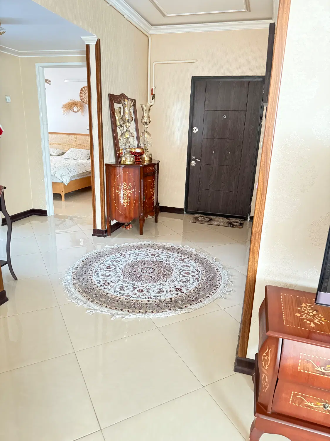 آپارتمان احمدی روشن ۱۲۰ متری