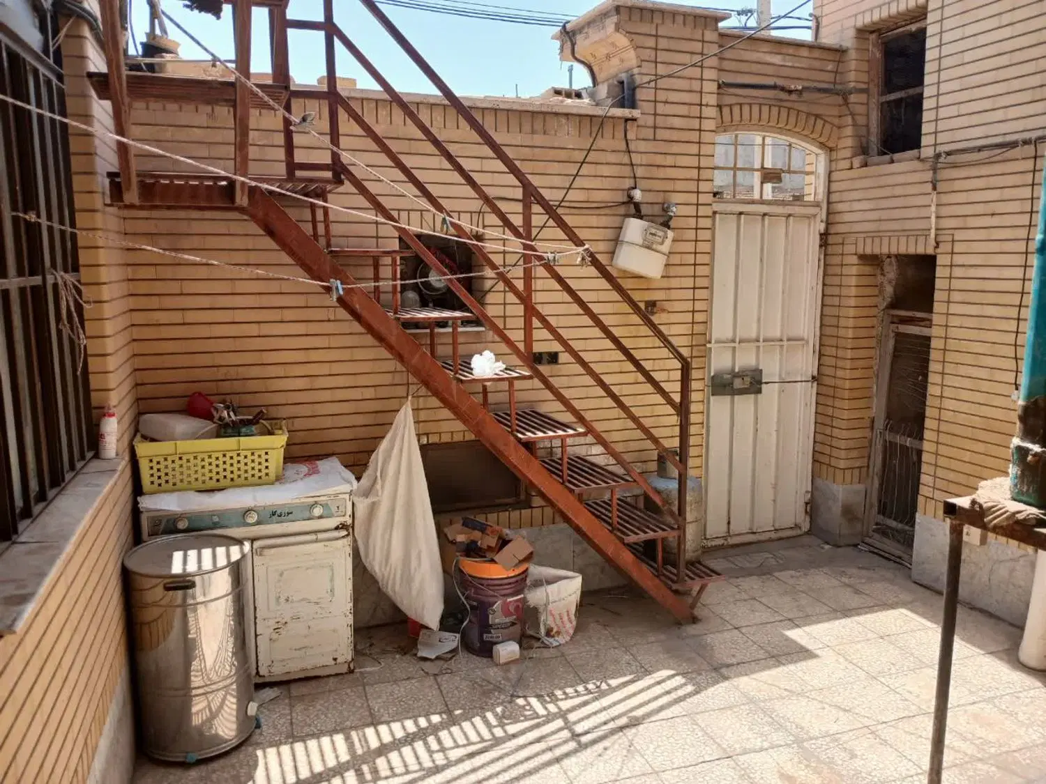 خانه دربست دوطبقه۱۰۰ متری دوخوابه