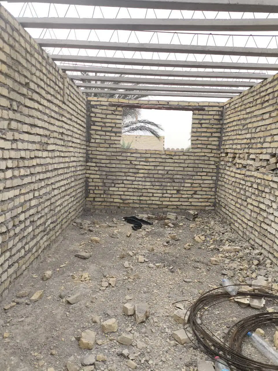 خانه نیمه ساز