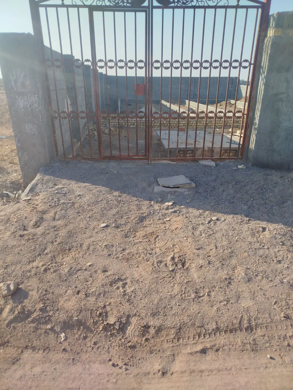 خونه باغ نیمه کاره پایه اتاق پایکار