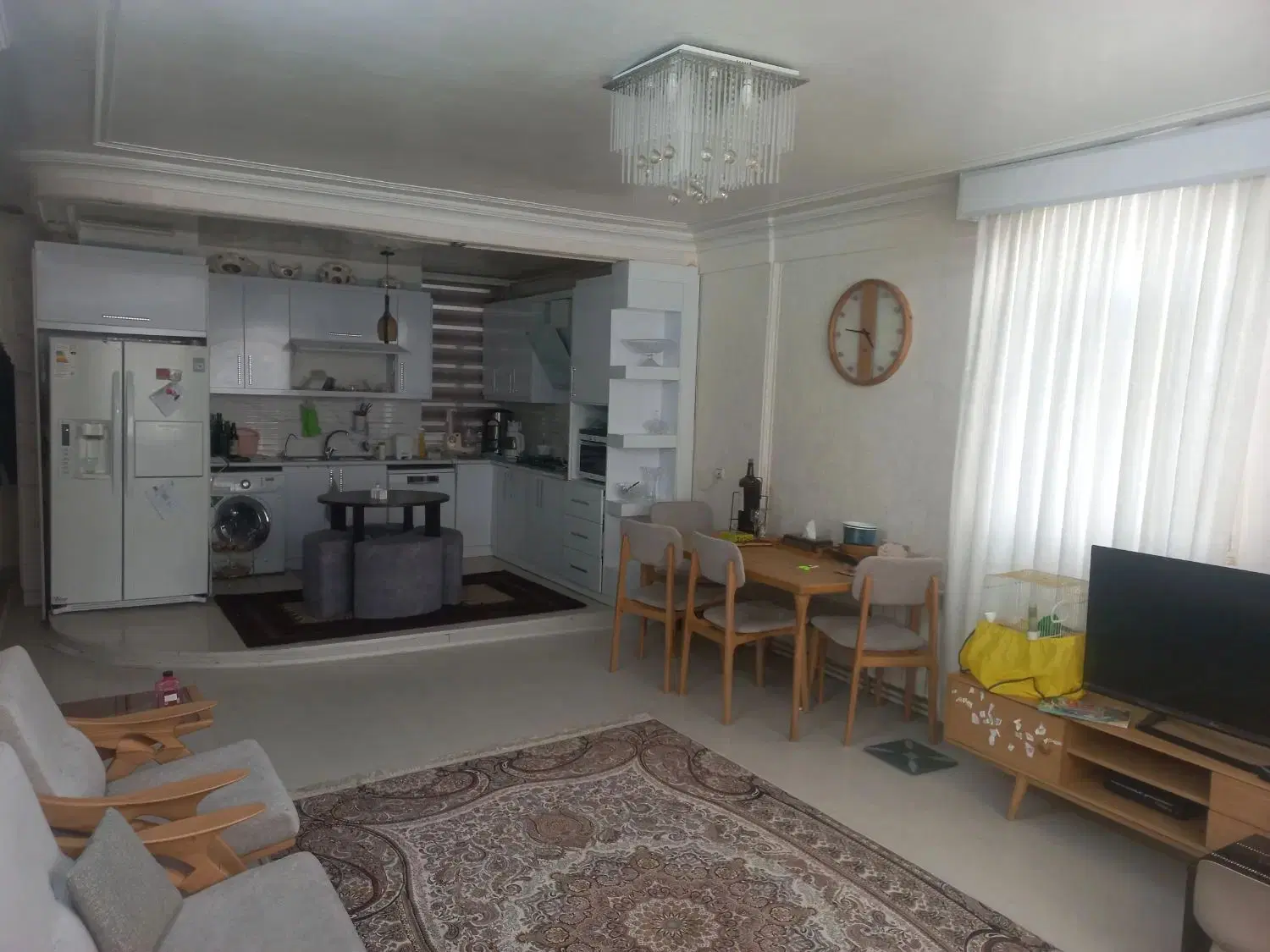 آپارتمان ۷۶ متری خیابان شکرایی