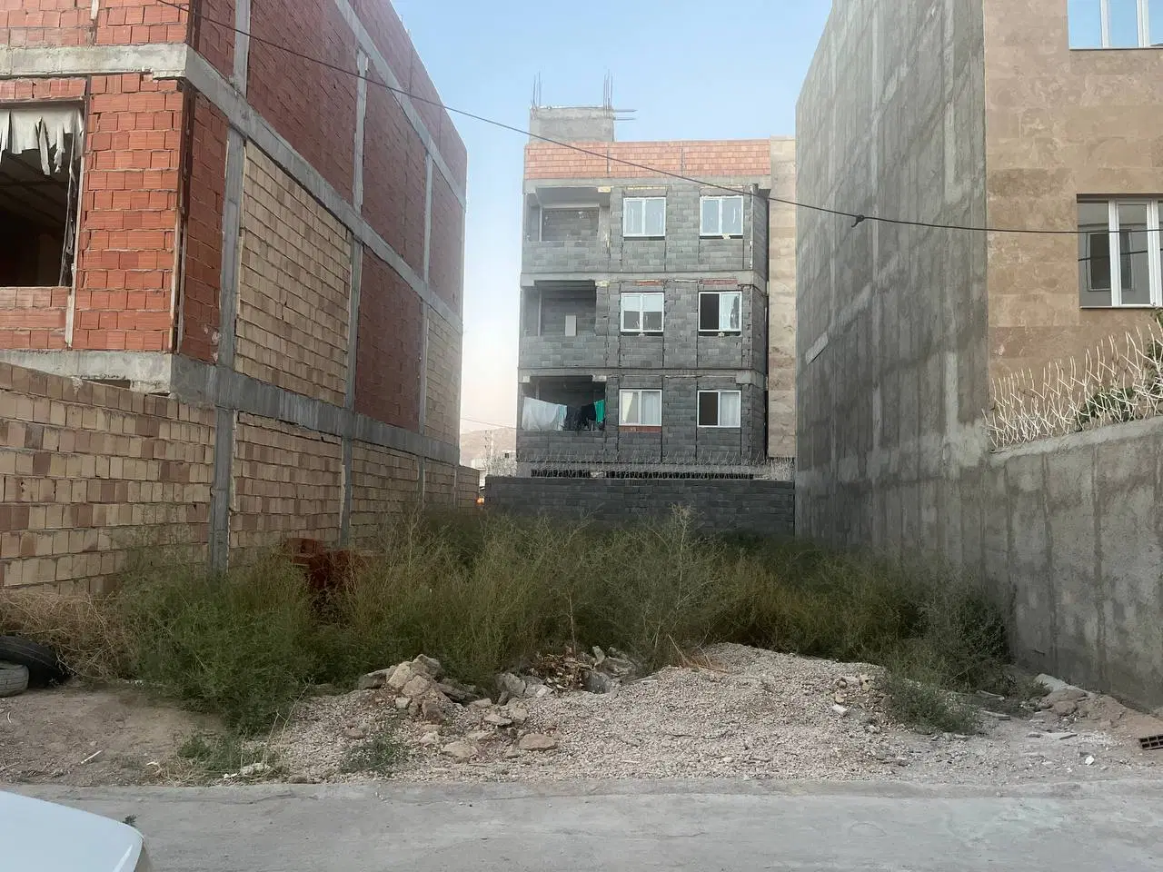 زمین فروشی