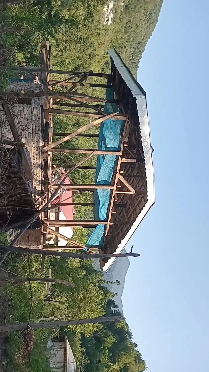 ملک و زمین با امتیازات آب و برق و گاز