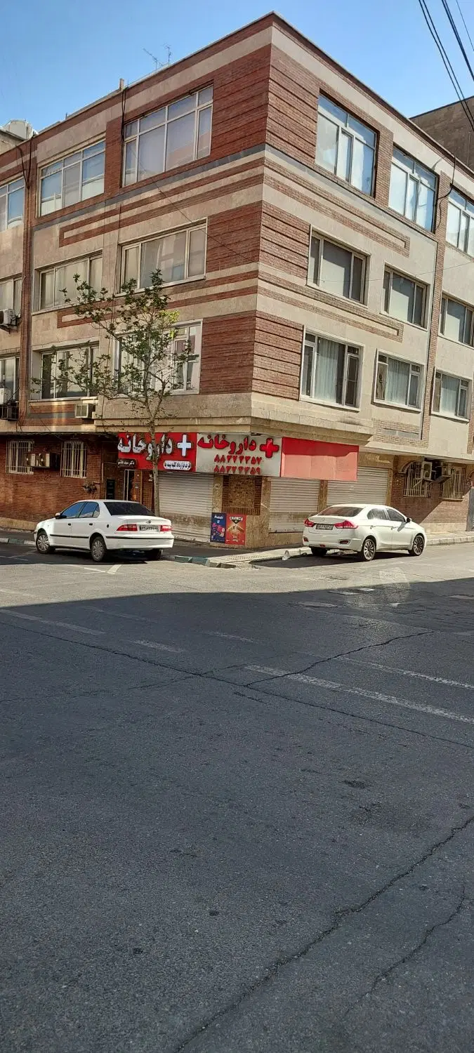 ۸۲ متر تجاری موقعیت بی نظیر
