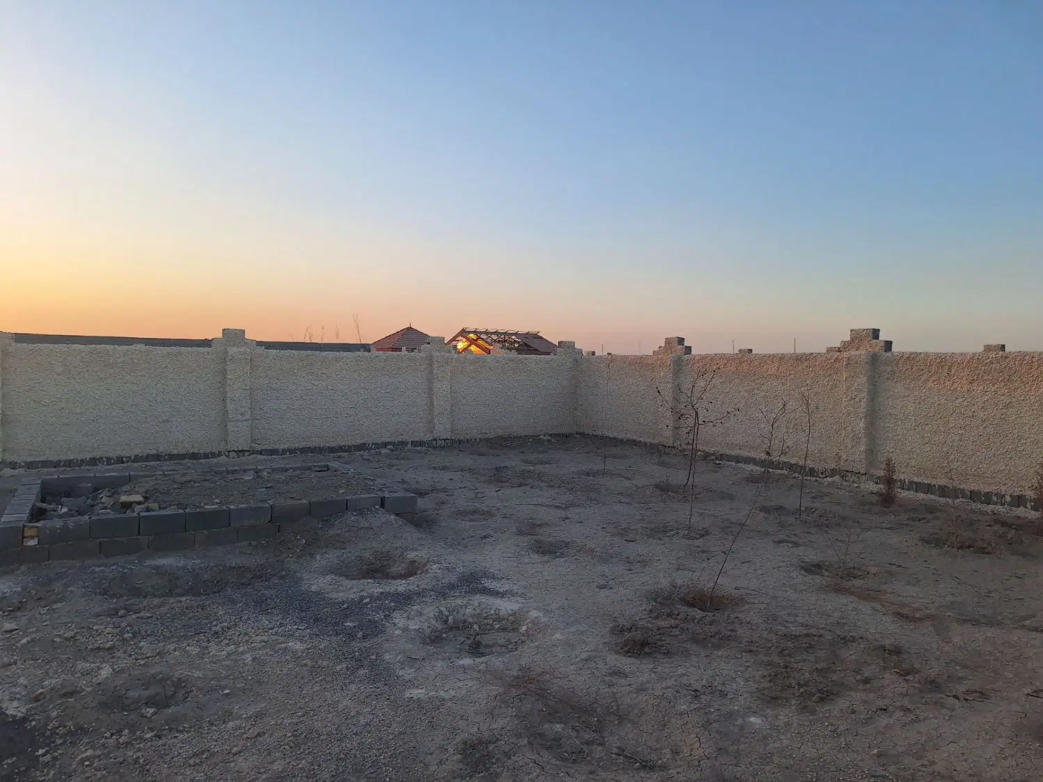 زمین کبوتر آباد